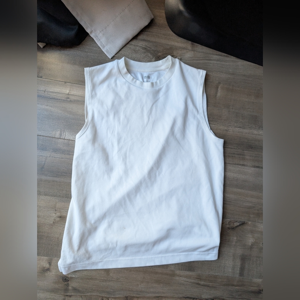 Uniqlo Airism White Sleeveless Top